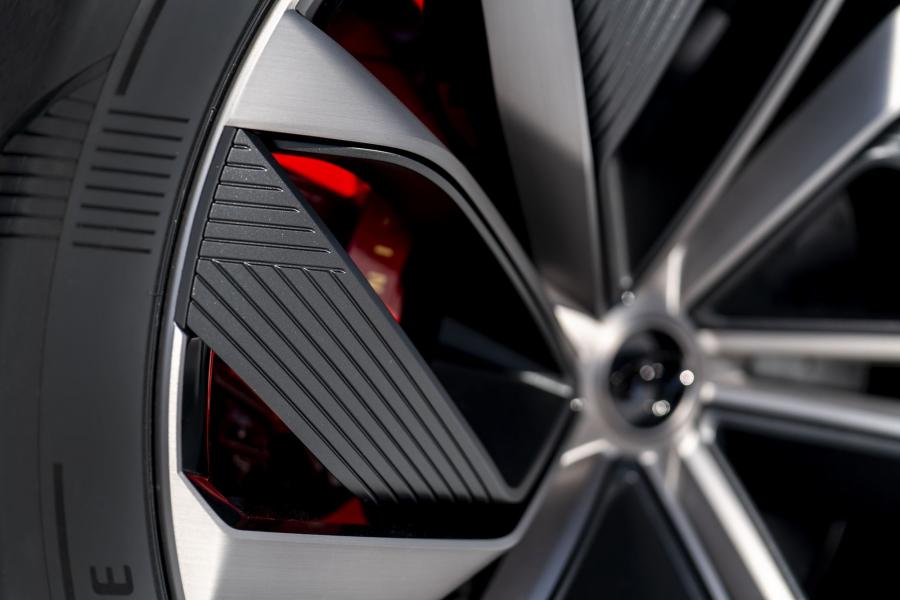Колеса Infiniti QX Inspiration 2019 года  (фото 84 из 159)